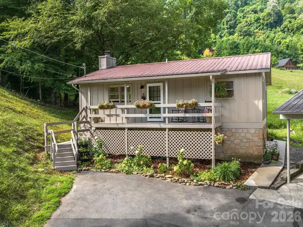 54 Brookside Lane, Maggie Valley, NC 28751