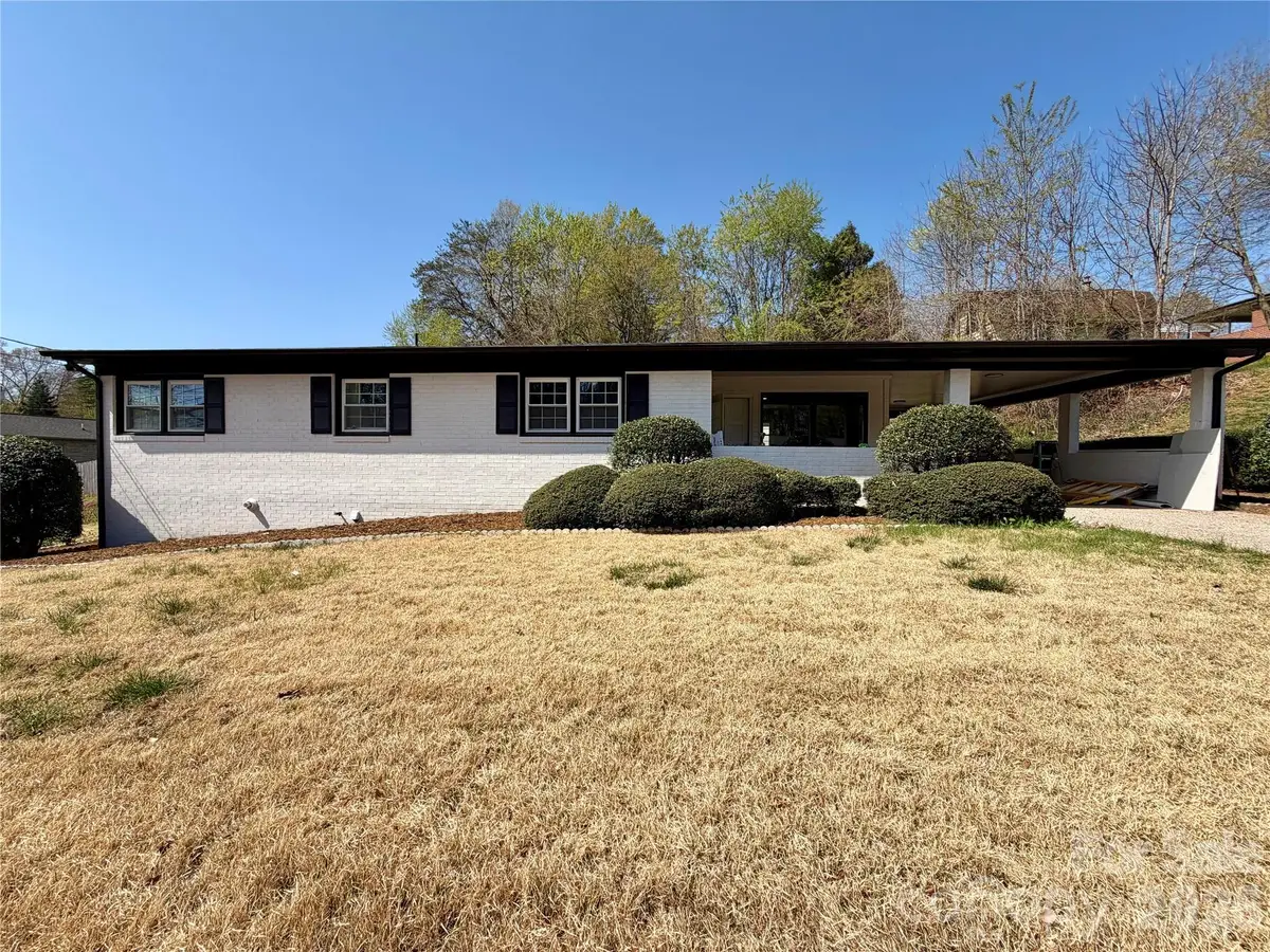 202 Woodward Avenue, Morganton, NC 28655 - #1