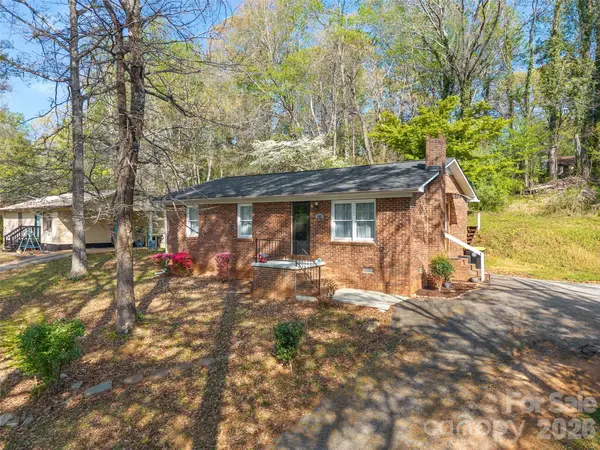 585 S Peak Street, Columbus, NC 28722