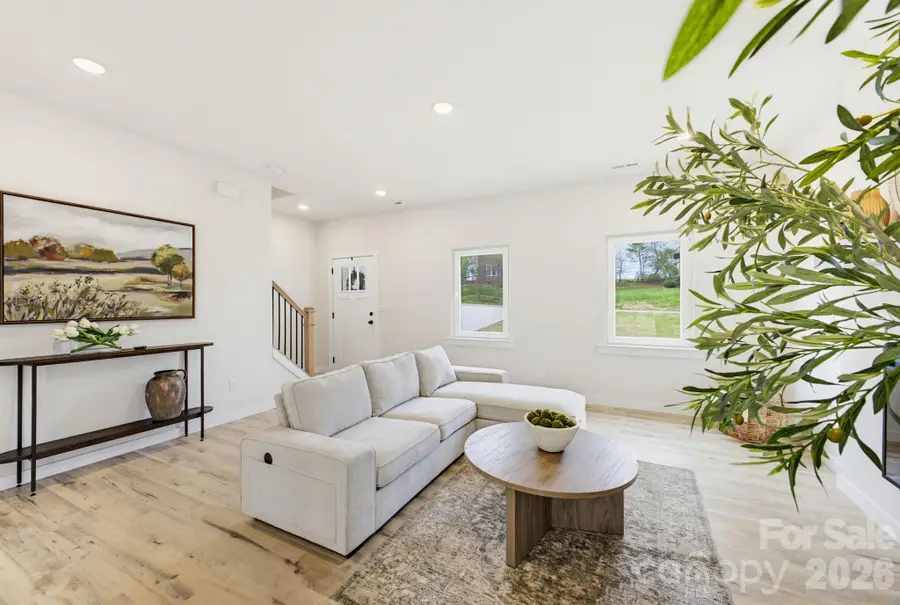 1928 46th Avenue Drive Ne, Hickory, NC 28601 - #3