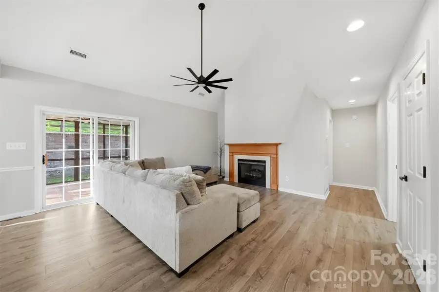 2478 23rd Street Ne, Hickory, NC 28601 - #2