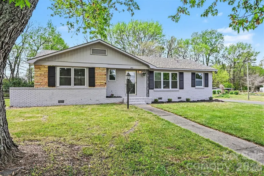 2917 Dalecrest Drive, Charlotte, NC 28269 - #2