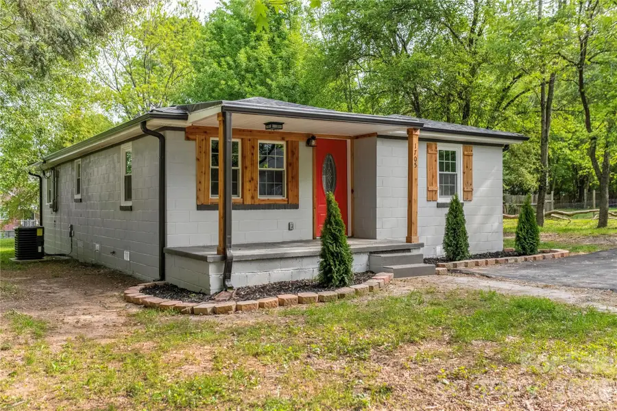 1705 E Cloaninger Avenue, Statesville, NC 28625 - #2