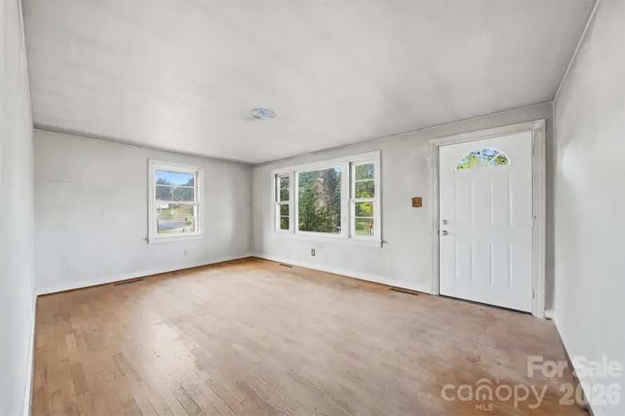 2610 20th Street Lane Ne, Hickory, NC 28601 - #3