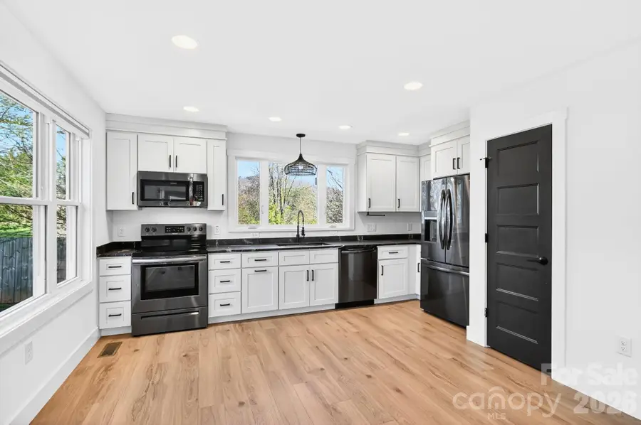 477 Oakdale Road, Waynesville, NC 28786 - #3