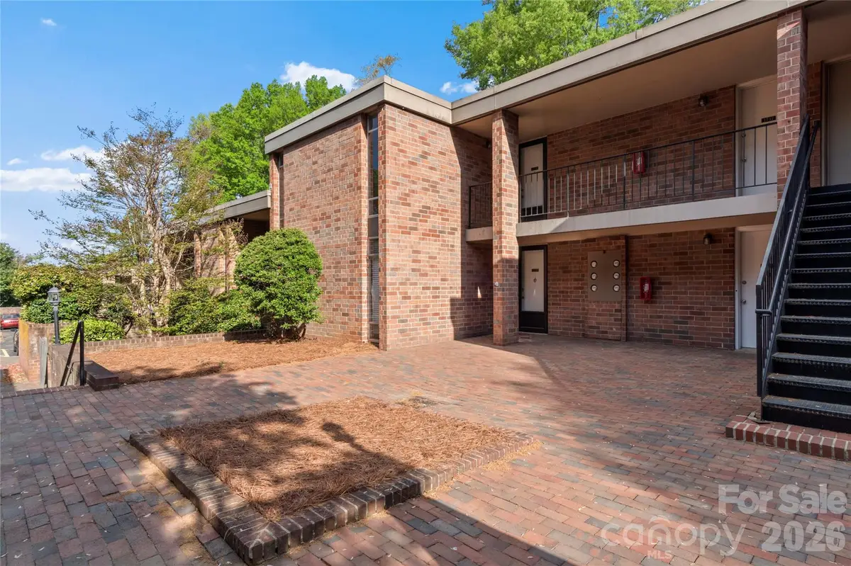 1739 S Hawthorne Road, Winston Salem, NC 27103 - #1