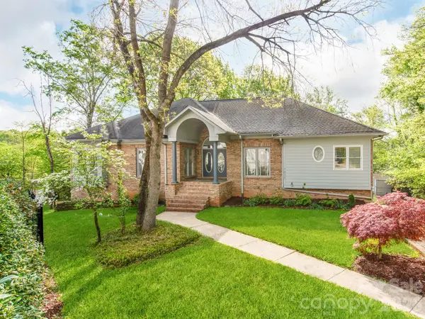 7015 Oakview Lane, Charlotte, NC 28226