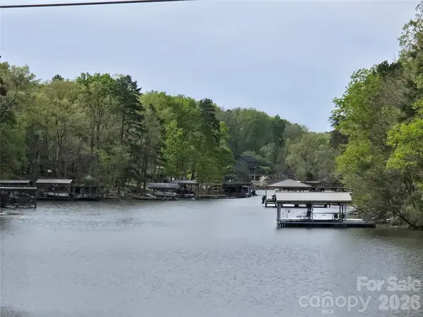 286 Aberdeen Court E #43, Badin Lake, NC 28127