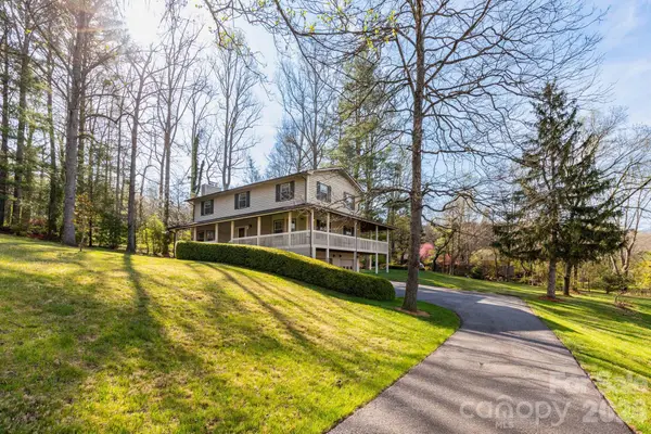 121 Churchill Downs Drive, Fairview, NC 28730