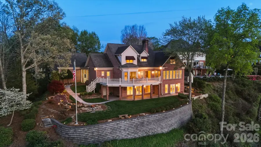 3820 8th Street Place Nw, Hickory, NC 28601 - #3