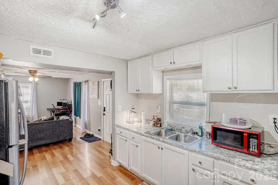 409 W Norment Avenue, Gastonia, NC 28052 - #3