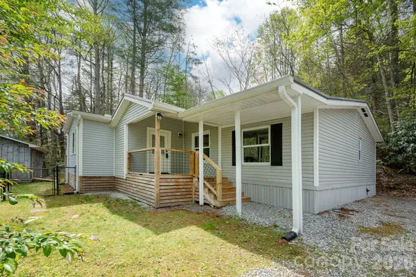 37 Camden Way, Rosman, NC 28772