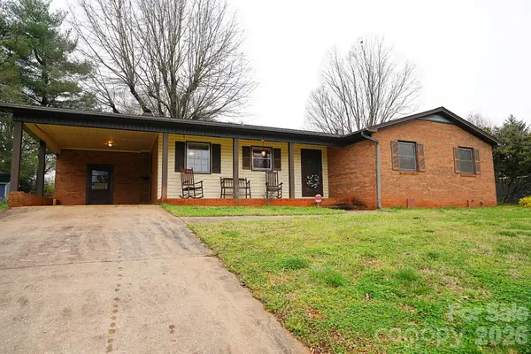 915 Woods Drive, Statesville, NC 28677