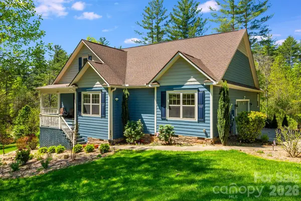 323 Daylily Drive, Hendersonville, NC 28739