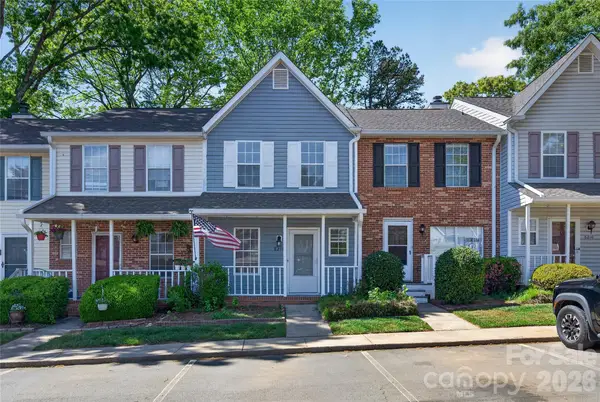 8214 Circle Tree Lane, Charlotte, NC 28277