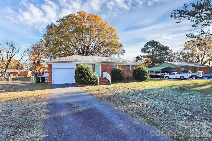 3201 Smith Farm Road, Matthews, NC 28104 - #2