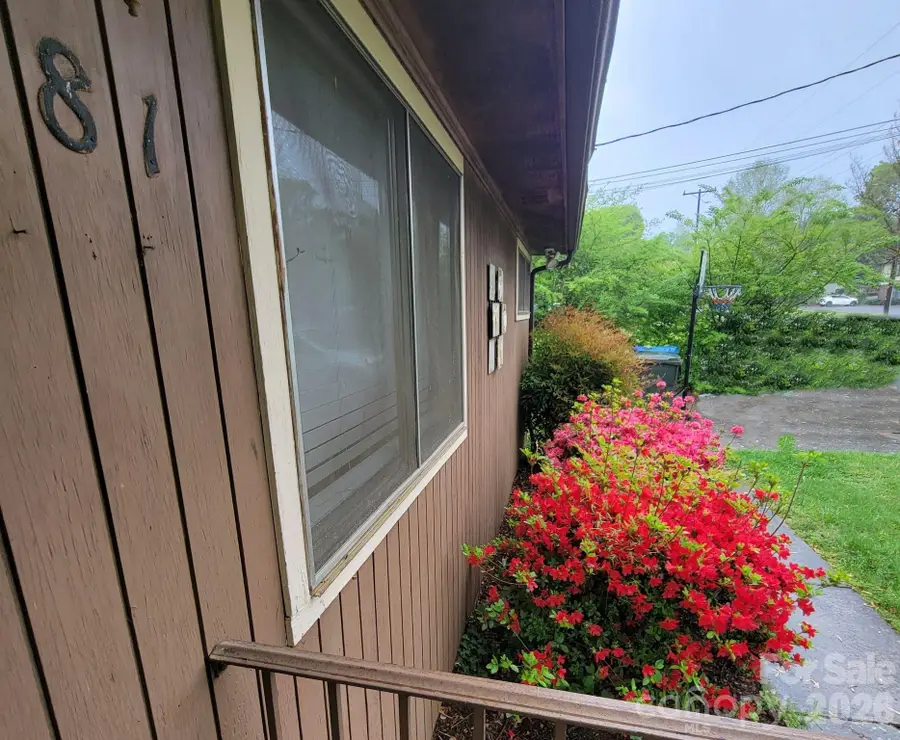 475 13th Avenue Ne, Hickory, NC 28601 - #2