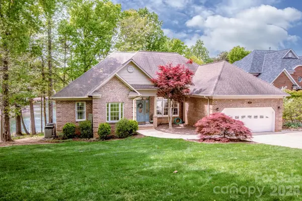 239 Pinnacle Shores Drive, Mooresville, NC 28117