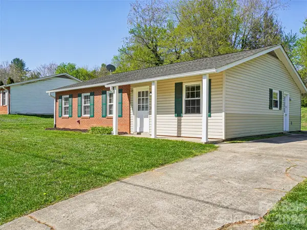 88 Lees Creek Road, Asheville, NC 28806