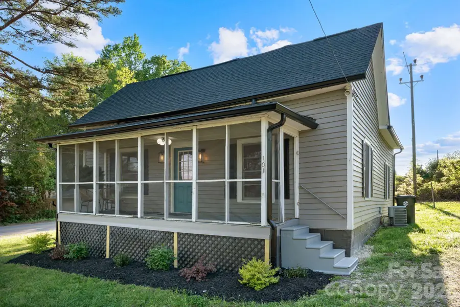 101 Fairview Street, Clover, SC 29710 - #2