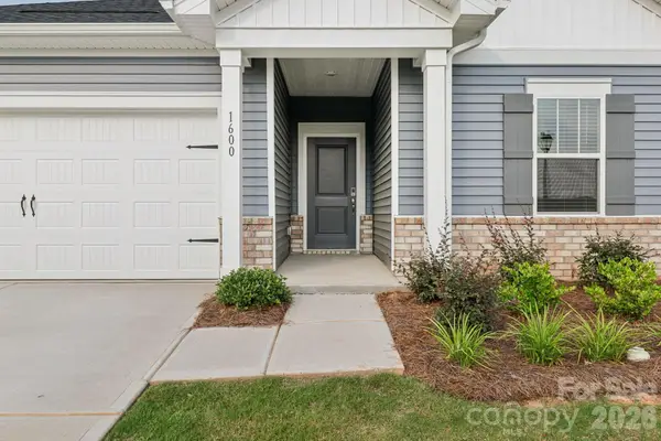 2449 Chartwell Street, Stanley, NC 28164