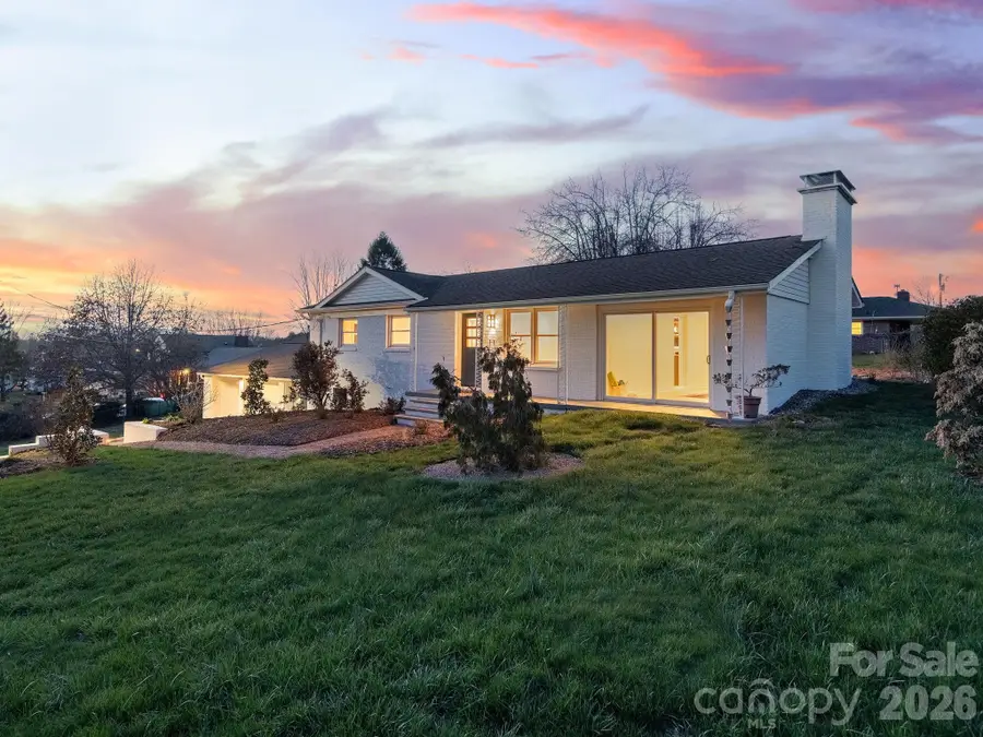 11 Clinton Street, Weaverville, NC 28787 - #3