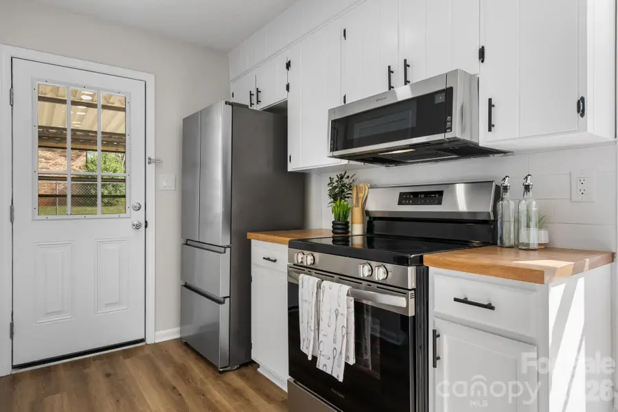 1307 6th Avenue Nw, Conover, NC 28613 - #2