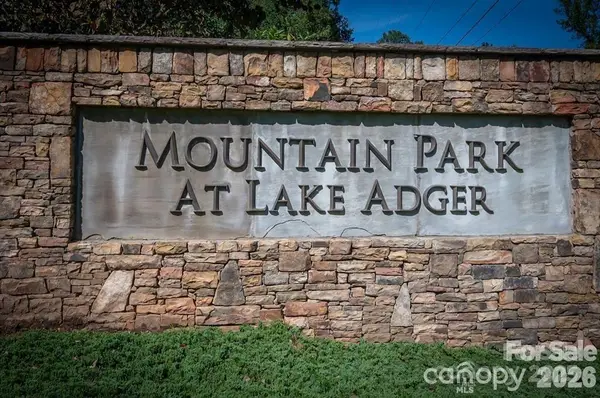 26 Mountain Parkway #26, Mill Spring, NC 28756