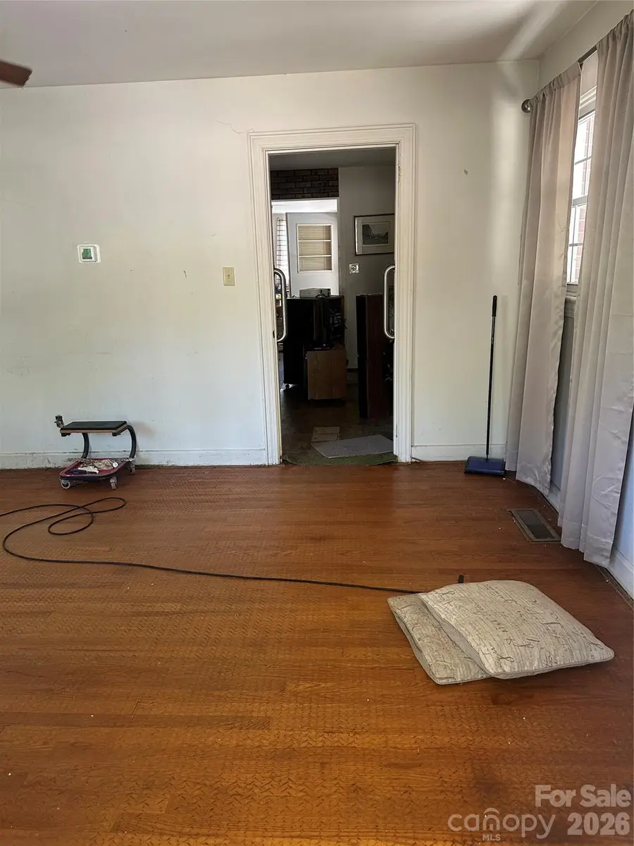 2760 19th Avenue Ne, Hickory, NC 28601 - #2