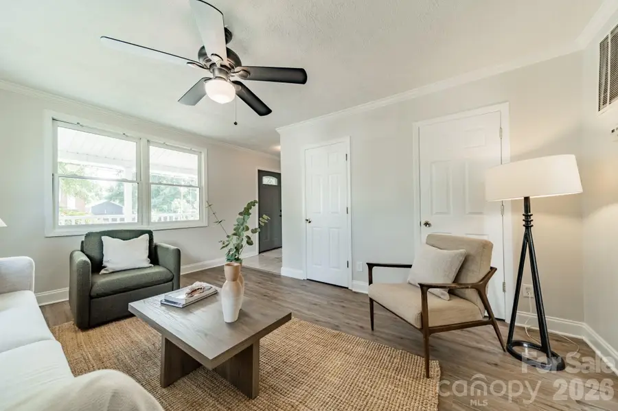 1002 W 2nd Avenue, Gastonia, NC 28052 - #3