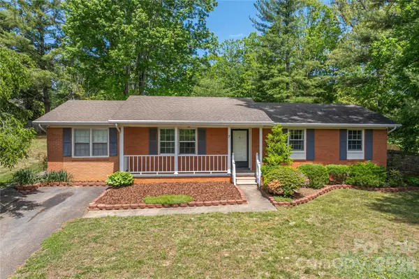 7 Crestview Court, Arden, NC 28704