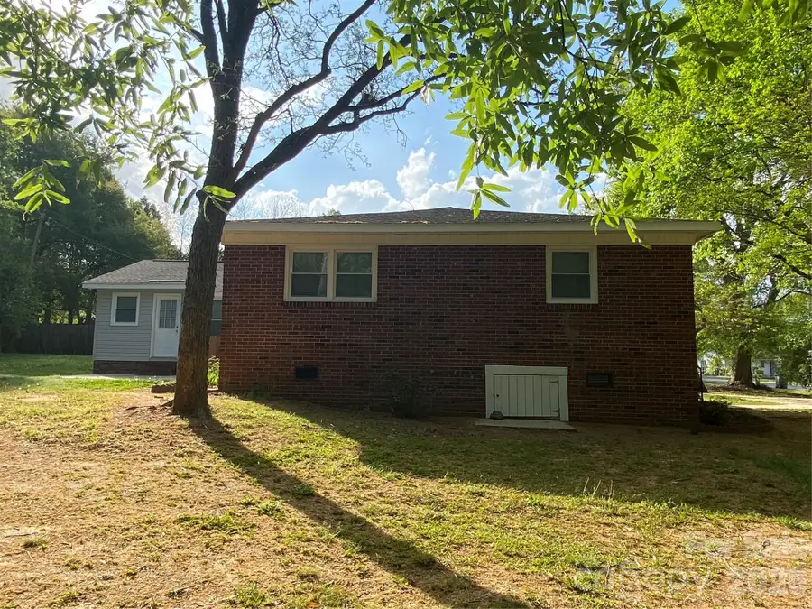 102 Mcdowell Street, Great Falls, SC 29055 - #3