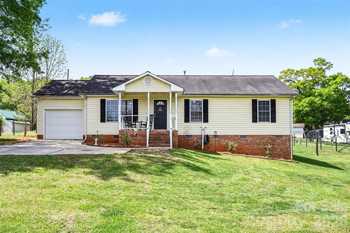 353 Woodlawn Avenue, Mount Holly, NC 28120 - #1
