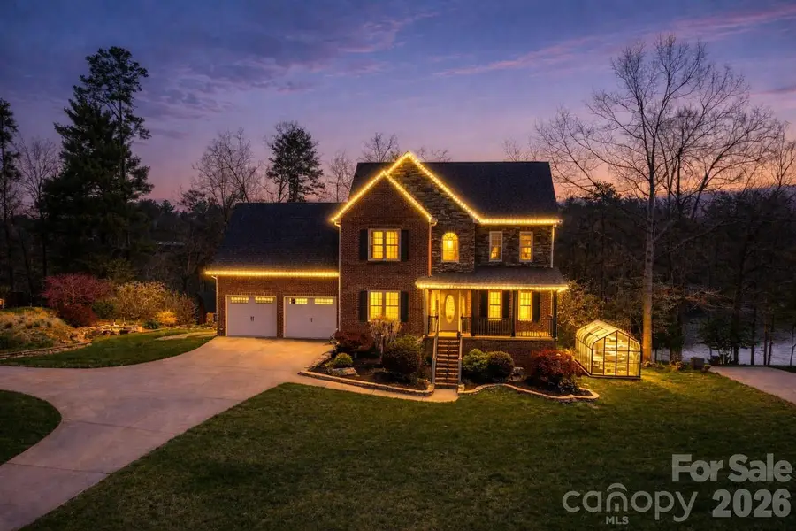 4726 Crystal Falls Avenue, Hickory, NC 28601 - #3