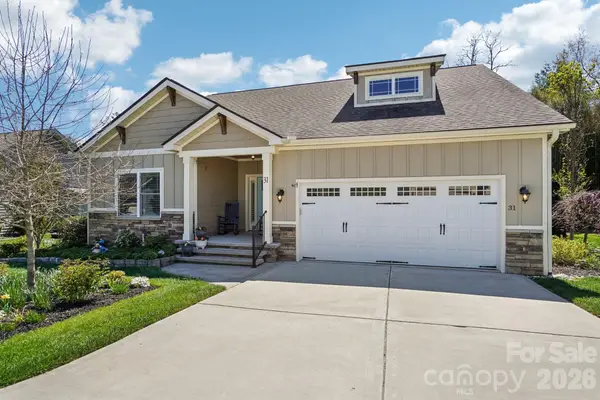 31 N Anvil Avenue, Hendersonville, NC 28792