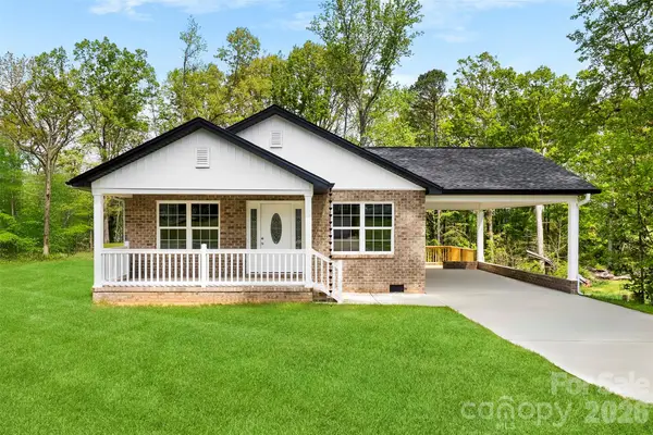 108 W Iowa Avenue, Bessemer City, NC 28016