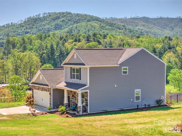 141 Amblers Knoll Road, Weaverville, NC 28787
