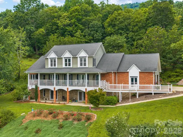24 Nesbitts Olde Farm Road, Fairview, NC 28730