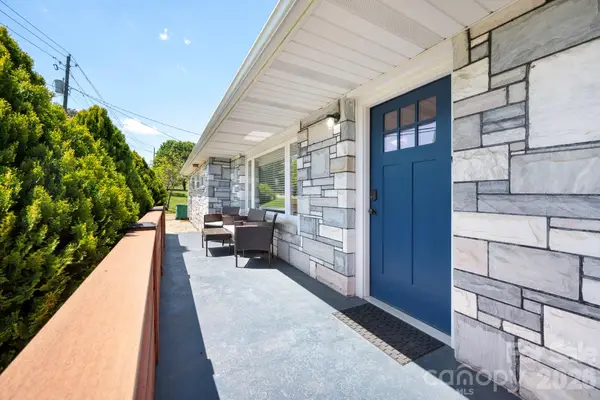 298 Erwin Hills Road, Asheville, NC 28806