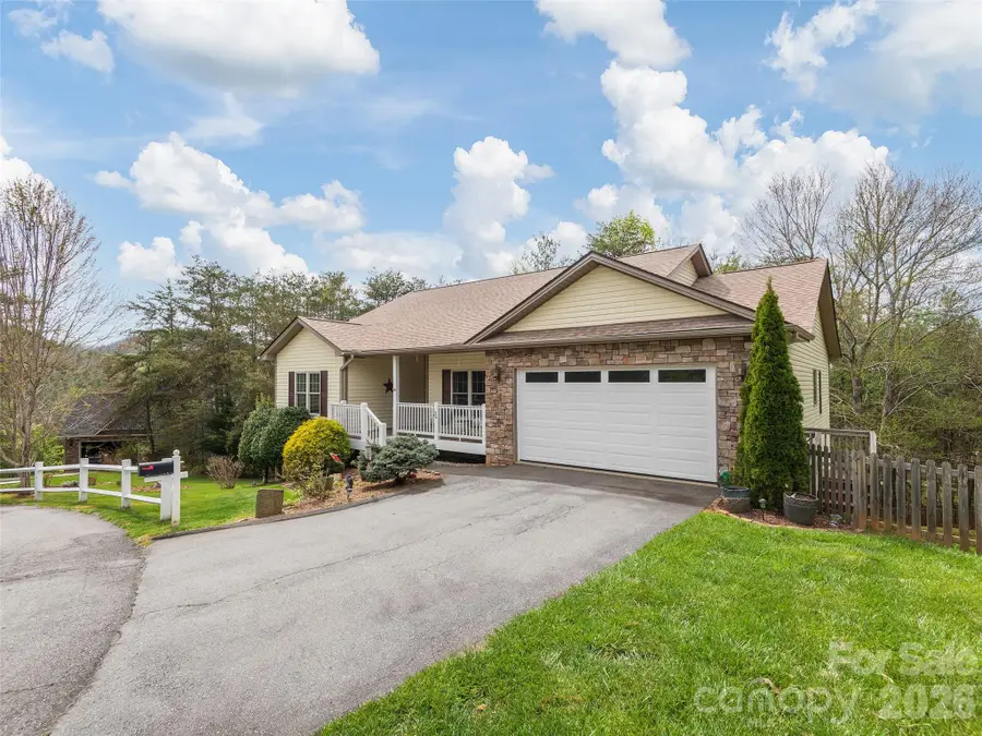 26 Lancaster Lane, Weaverville, NC 28787 - #2