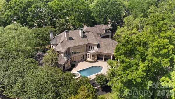 8600 Fairview Road, Charlotte, NC 28226