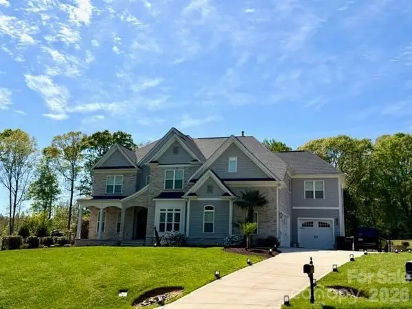 121 Leeward Shoals Lane, Mooresville, NC 28117