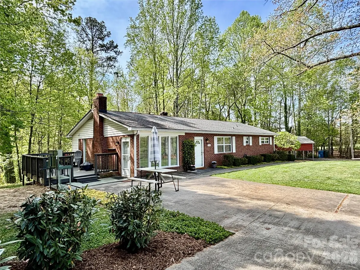 2730 4th Street Place Nw, Hickory, NC 28601 - #1