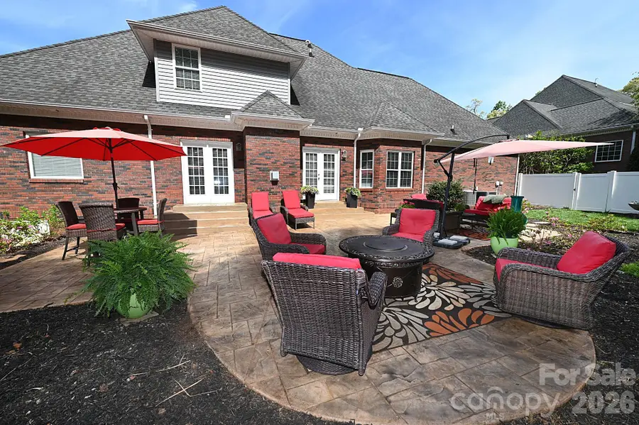 406 5th Avenue Ne, Conover, NC 28613 - #2