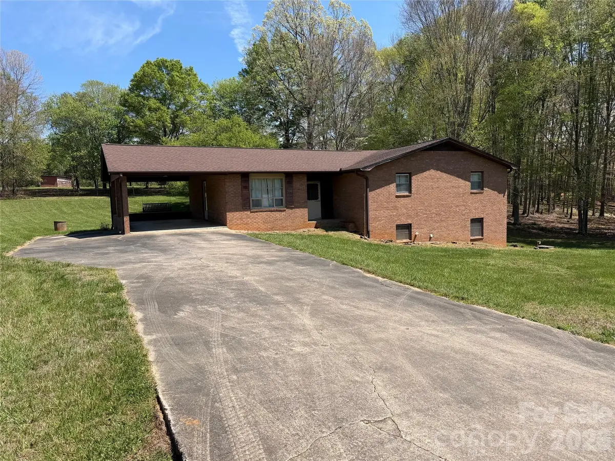 1466 Peaceful Valley Drive, Hickory, NC 28602 - #1