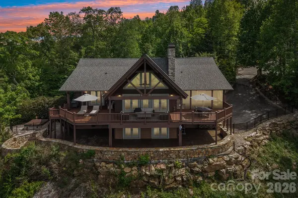 1072 Corsica Lane, Saluda, NC 28773