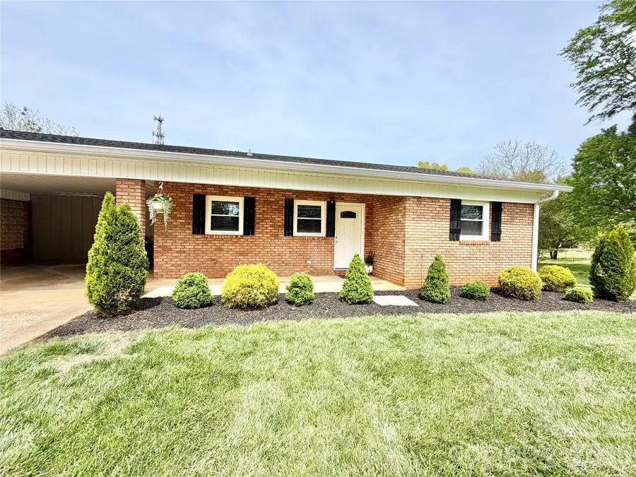 261 N Thomas Lane, Stony Point, NC 28678 - #2