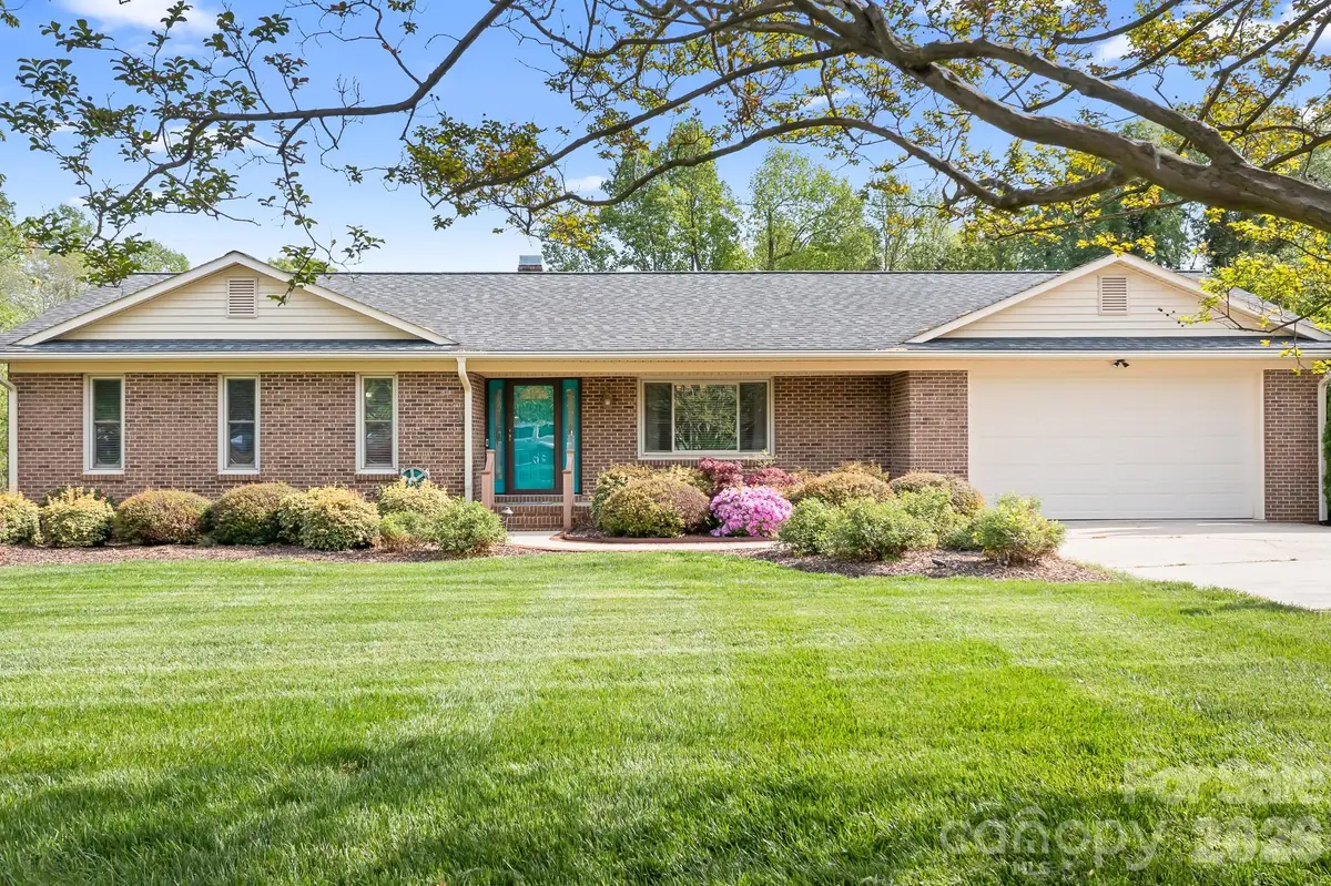 676 Sunridge Drive, Lincolnton, NC 28092 - #1