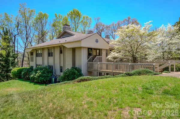 901 Abbey Circle, Asheville, NC 28805