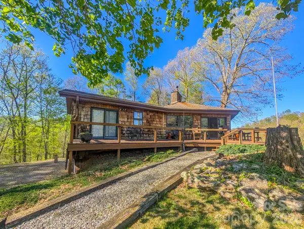572 Pleasant Valley Road, Burnsville, NC 28714